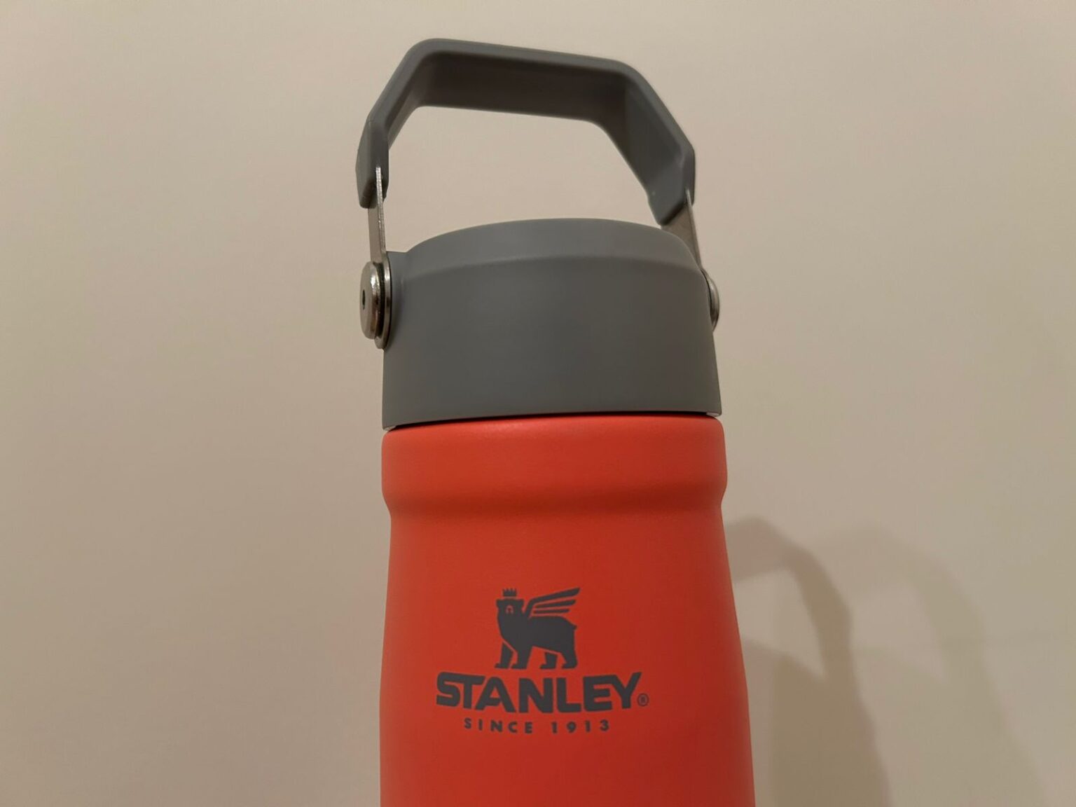 Stanley anuncia recall de 401 mil garrafas térmicas no Brasil