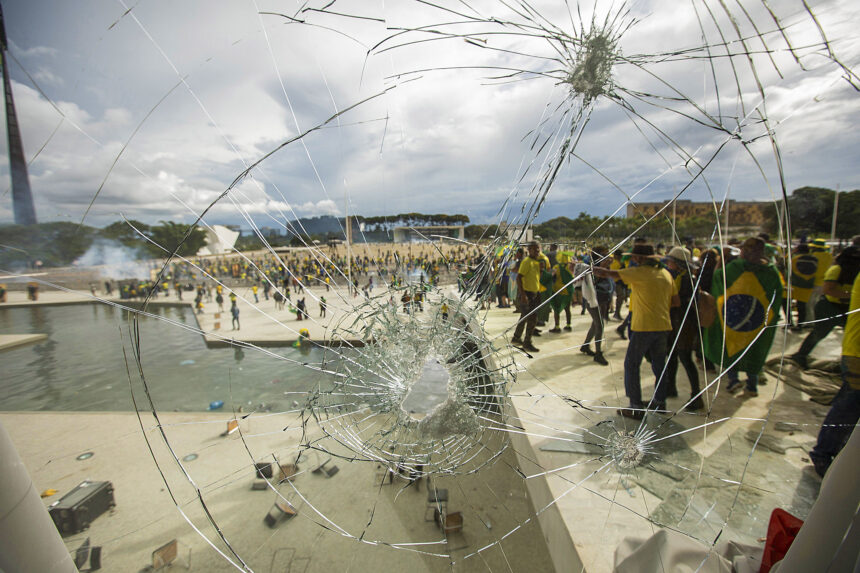 Lula e STF organizam eventos para fortalecer narrativa oficial sobre 8 de janeiro