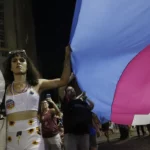 Estados Unidos voltam a reconhecer pessoas trans apenas pelo sexo de nascimento