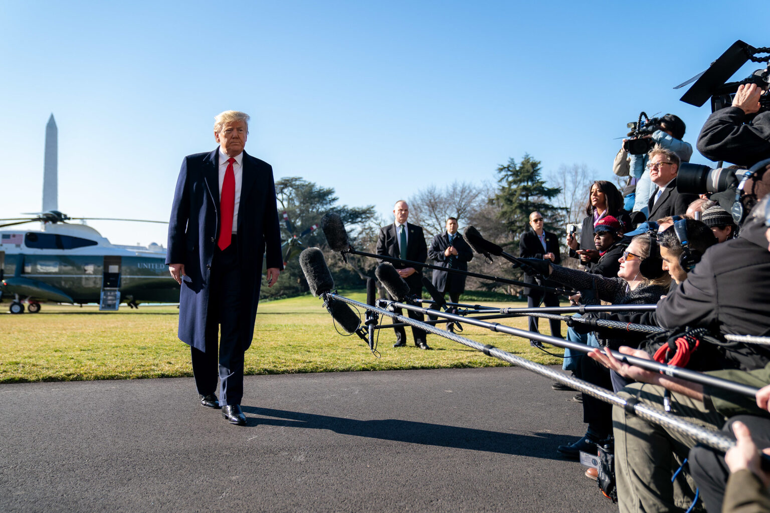 Donald Trump marca início do mandato excluindo Lula e ditadores da América Latina