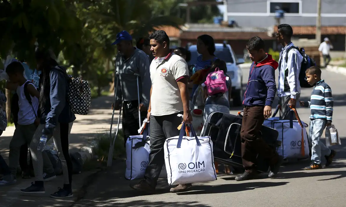 Brasil mantém acolhimento de refugiados venezuelanos na fronteira, mas só por 15 dias