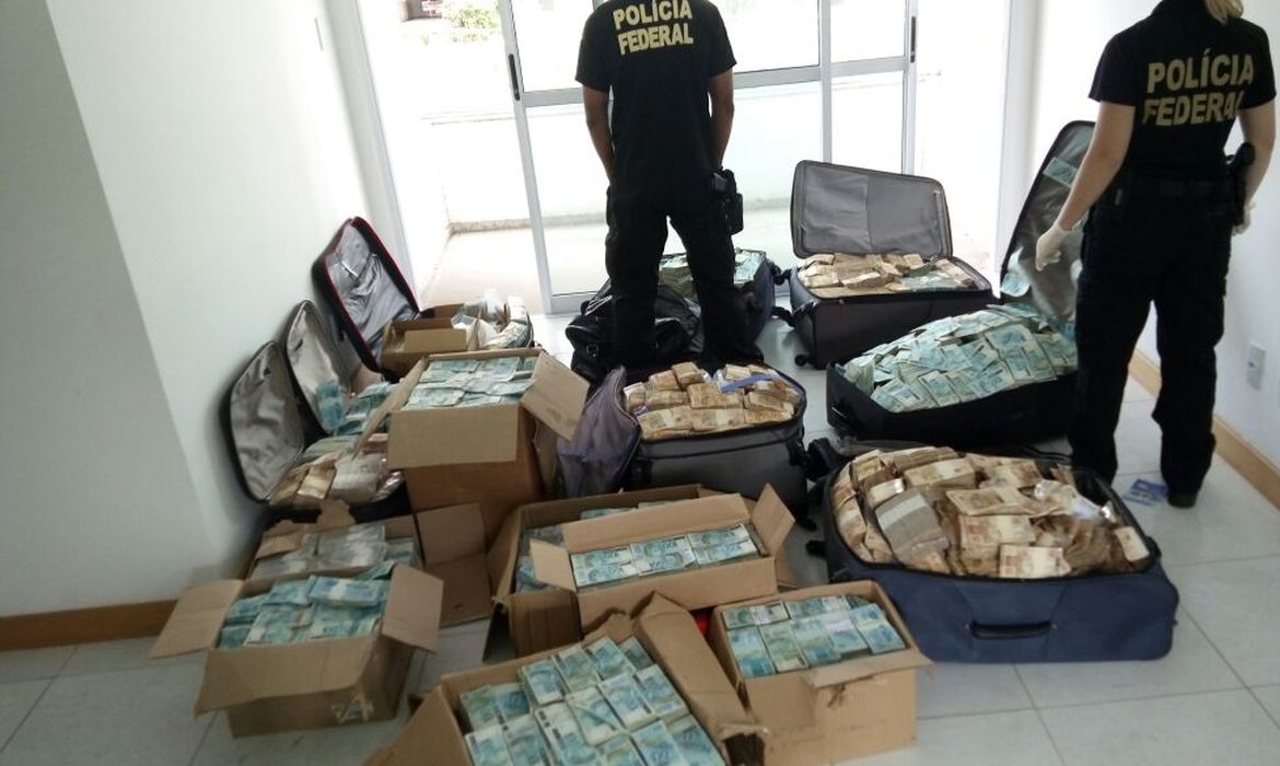 Brasil crava pior avaliação em índice internacional de corrupção