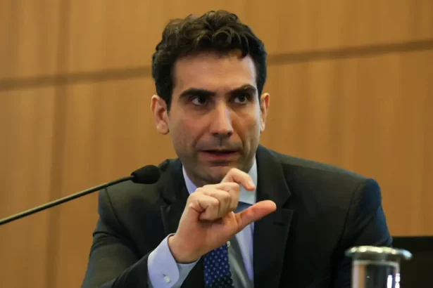 Galípolo se reúne com embaixador dos EUA sem divulgar pauta do encontro