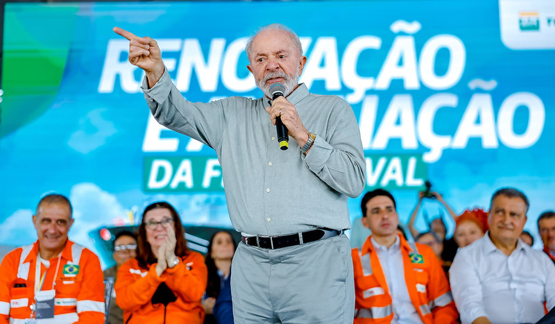 Lula assina contrato bilionário de estatal envolvida em escândalos de corrupção