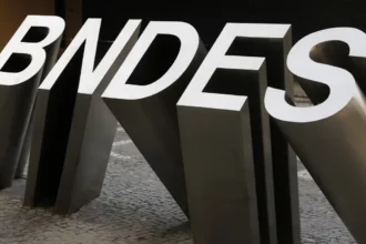 Em meio à crise, BNDES injeta R$ 32 milhões na produtora de 'Ainda Estou Aqui'