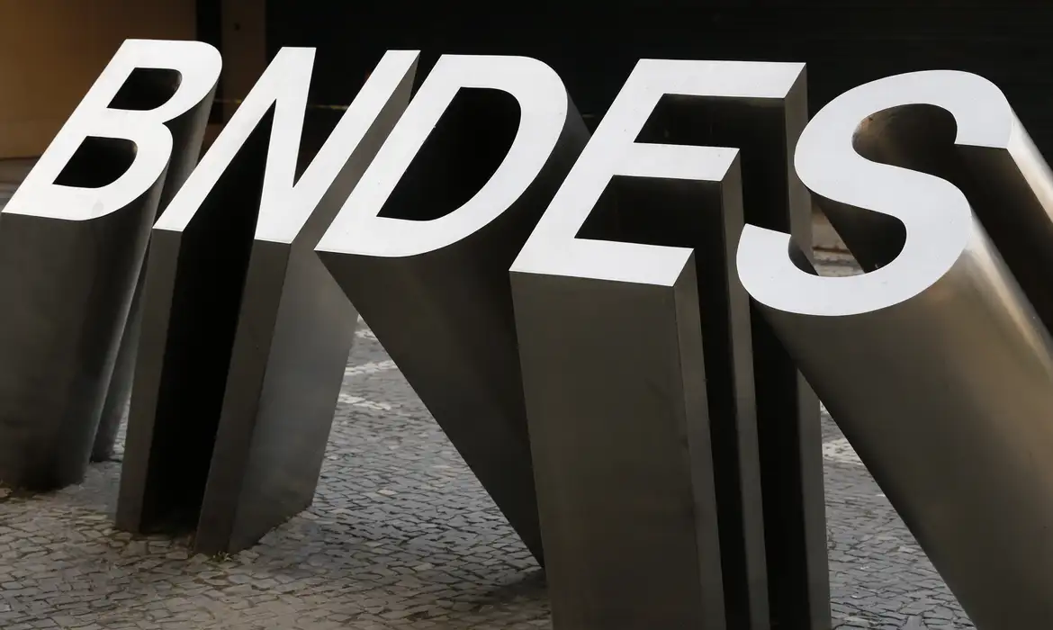 Em meio à crise, BNDES injeta R$ 32 milhões na produtora de 'Ainda Estou Aqui'