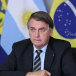 PT pede à PGR tornozeleira eletrônica para Bolsonaro por suposto "risco de fuga"