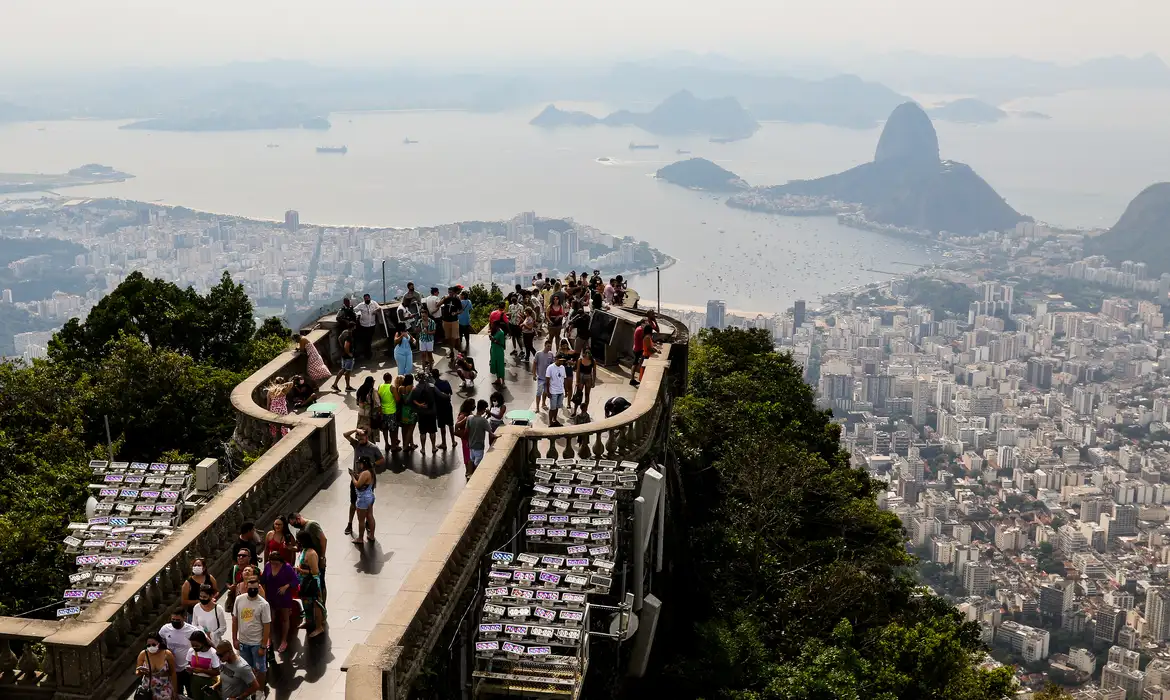 Governo Federal volta a cobrar visto e turistas terão que pagar R$ 469 para entrar no Brasil