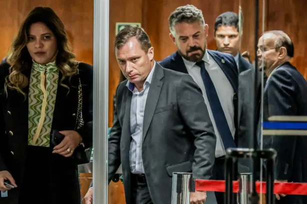Bolsonaro pede ao STF que anule delação de Cid por ter sido obtida sob coação