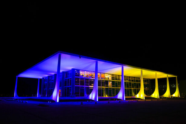 Lula atende proposta do STF e aprova reajuste para servidores do Judiciário em 2026