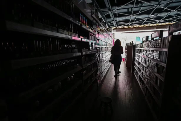 Volta a subir o número de imóveis sem energia elétrica em São Paulo