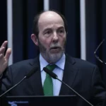 Arminio Fraga expõe situação econômica gravíssima e fala em congelar o mínimo
