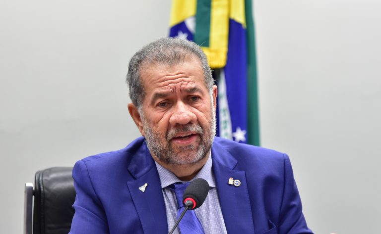 Lupi complica o PT ao afirmar que desvios acontecem 