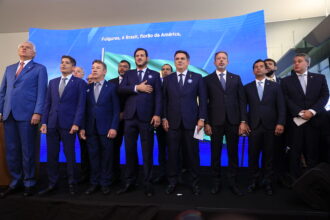 União Brasil e Progressistas selam federação, mirando candidatura ao Planalto