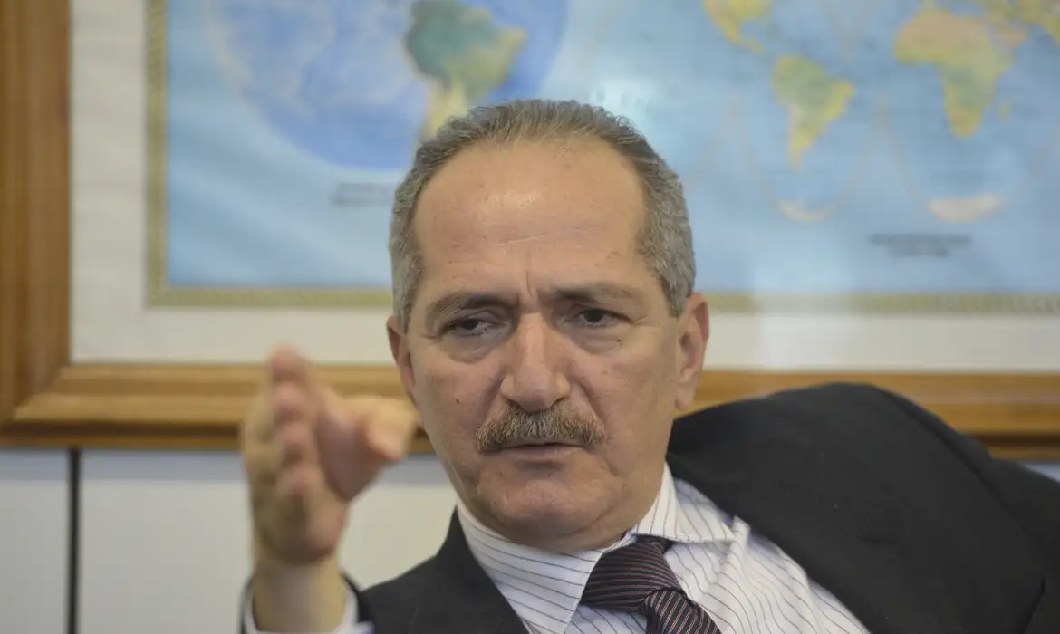 Aldo Rebelo critica STF e diz que sofreu "tentativa de intimidação" por atitude de Moraes