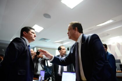 Moro e ministro da Previdência batem boca no Senado