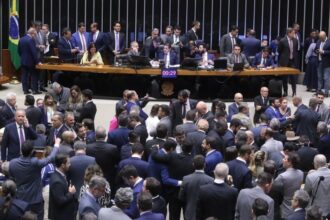 Câmara aprova aumentar número de deputados para 531 