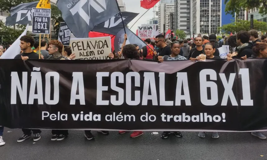 Em tom de campanha, Lula adere ideia contraria da jornada 6x1 sem explicar impacto