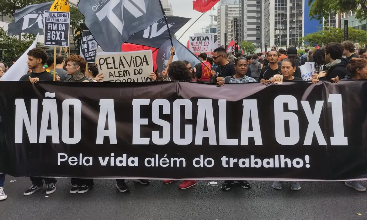 Em tom de campanha, Lula adere ideia contraria da jornada 6x1 sem explicar impacto