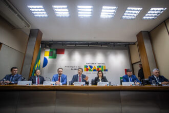 Governo petista não foge à regra, decide aumentar IOF e se enrola no final