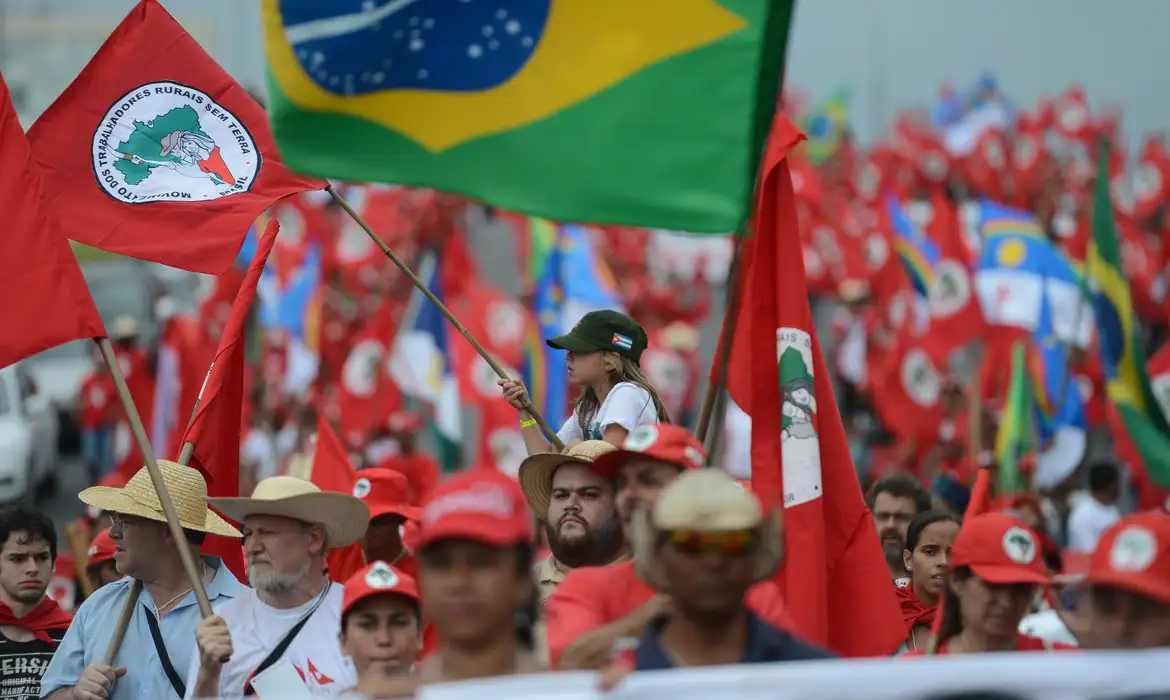 Com agenda de shows marcada, MST volta a criticar o governo por reforma agrária