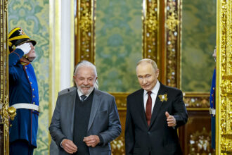 Por ser próximo de ditadores, Lula é acionado para tentar levar Putin ao diálogo