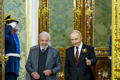 Por ser próximo de ditadores, Lula é acionado para tentar levar Putin ao diálogo