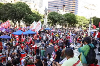 Sem Lula, sem picanha e sem cerveja, sindicatos tem ato esvaziado no dia do trabalhador