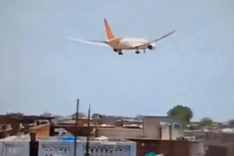 Avião comercial colide com prédio residencial na Índia matando mais de 240 pessoas