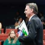 Bolsonaro contesta narrativa de golpe e sai do STF de 'cabeça erguida'