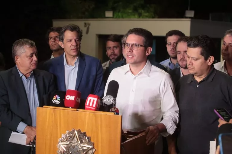 Governo coloca na mira investidores da bolsa e apostadores para compensar queda no IOF