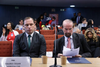 Mauro Cid diz que Bolsonaro sofria pressão para decretar estado de sítio