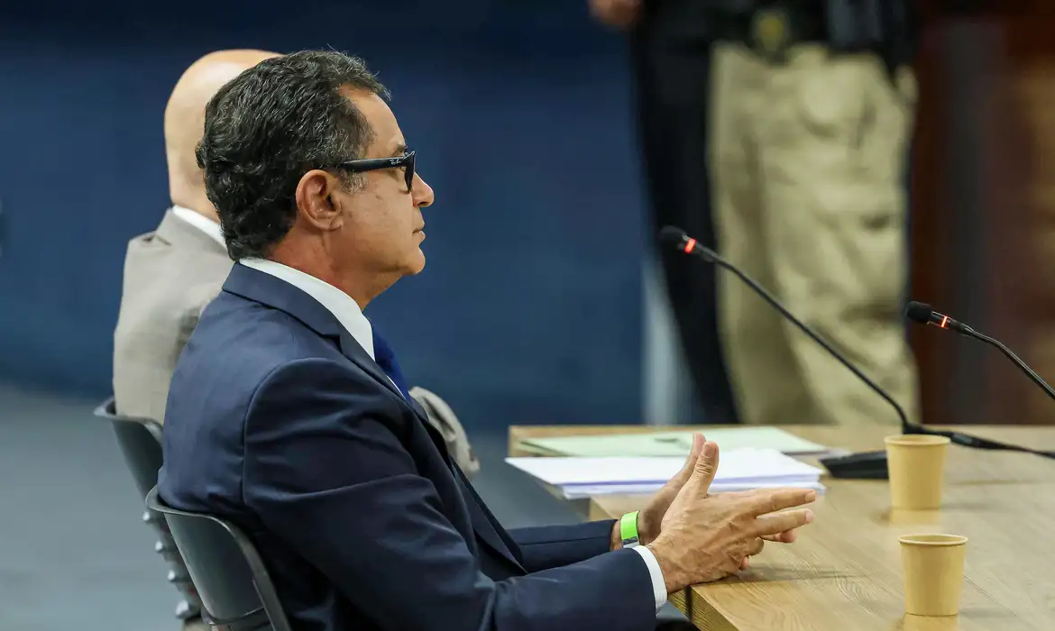 Defesa de Garnier compara julgamentos 'em lote' do STF a regimes como o cubano