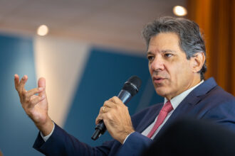 Haddad apresenta medidas para o equilíbrio fiscal aos presidentes da Câmara e Senado