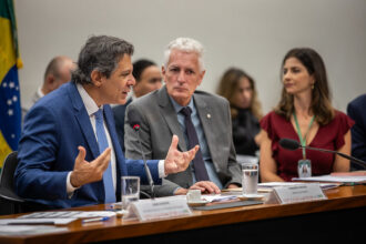 Partidos com 'fatias' no governo Lula rejeitam plano de Haddad para aumentar impostos