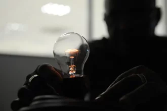 Campanha 'Luz do Povo' de Lula apaga orçamento da classe média