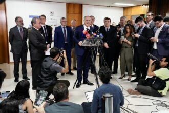 Empresários pressionam o governo, que resiste a concessões pró-Bolsonaro