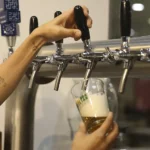 Projeto do PT que cria imposto sobre cerveja compromete promessa de churrasco de Lula