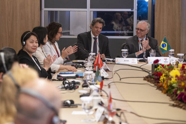 Talvez 'cansado' de economia, Haddad diz que pretende deixar o governo em fevereiro