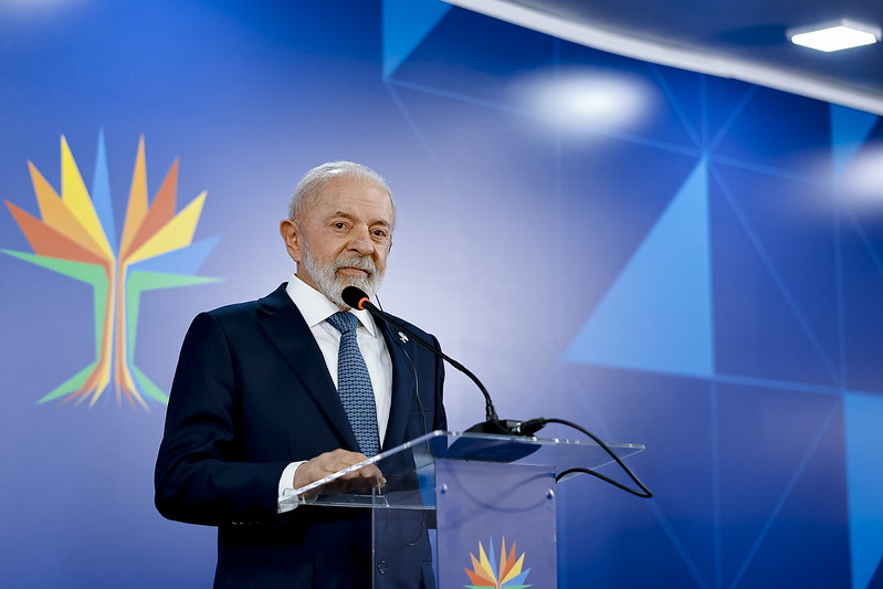 Lula e Trump 'batem boca' por Bolsonaro e tarifas aos aliados dos BRICS