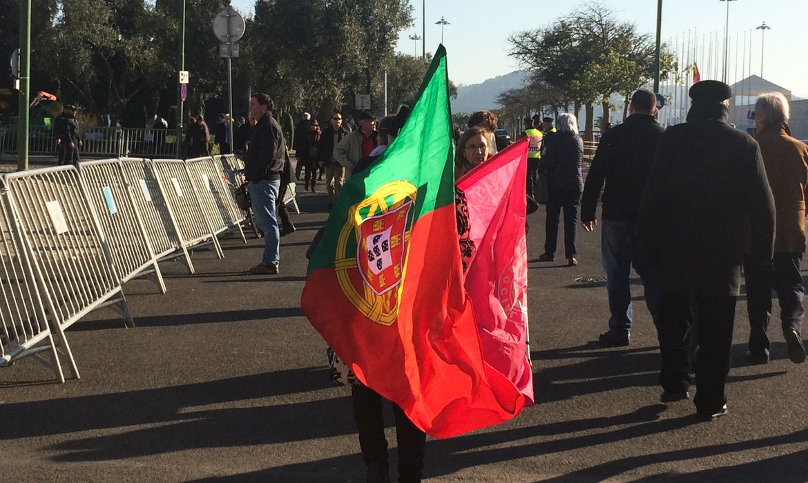 Portugal aprova mudanças na Lei de Estrangeiros que podem atingir brasileiros no país