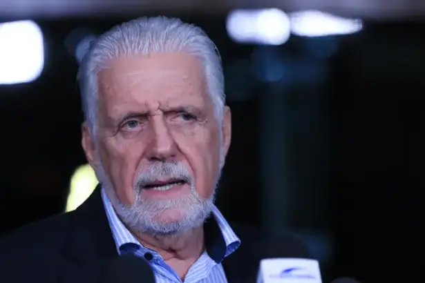 Jaques Wagner adia depoimento no caso Master por falta de acesso aos autos