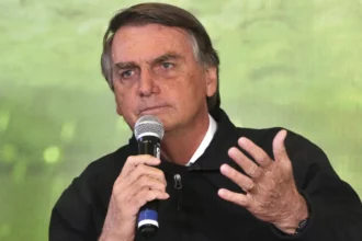 STF permite que Bolsonaro receba visita de parentes em prisão domiciliar