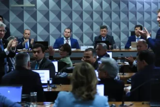 CPMI do INSS começa nesta terça com oposição no comando