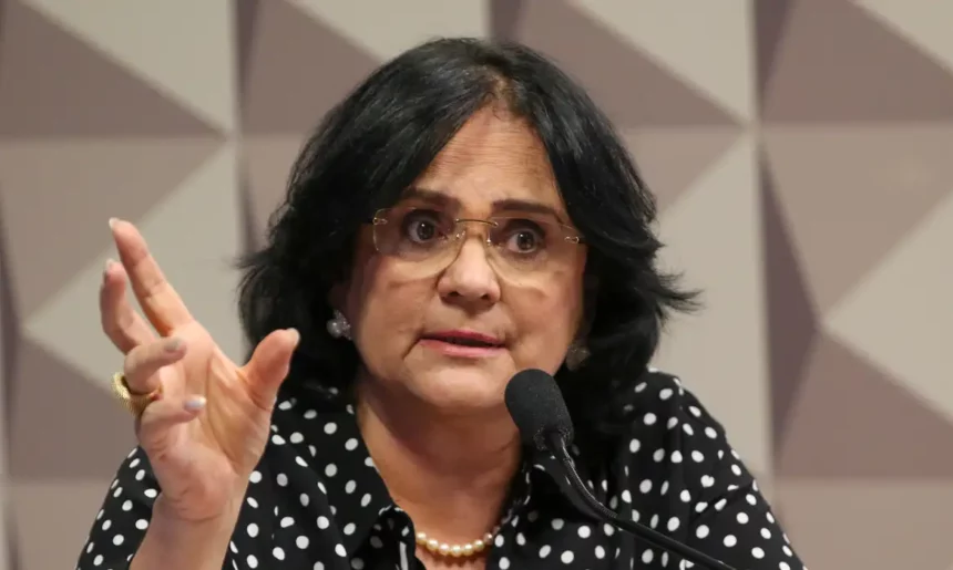 Damares é autorizada a verificar condições de prisão a Bolsonaro