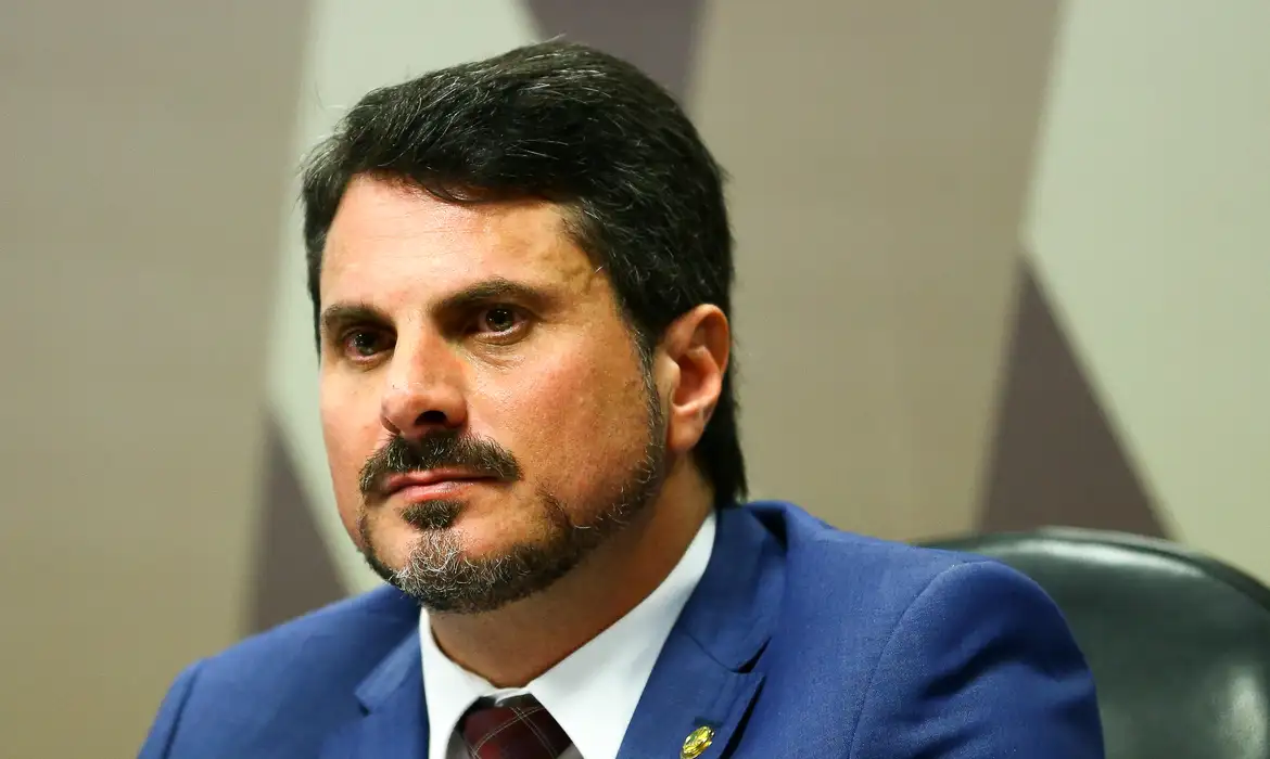 Alvo do STF, senador Marcos do Val passa a usar tornozeleira eletrônica