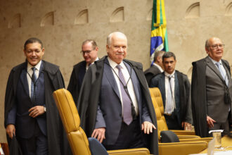 Fachin é eleito presidente do STF com Moraes como vice até 2027