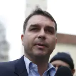Em vídeo, Flávio diz que receberá faixa presidencial de Jair Bolsonaro