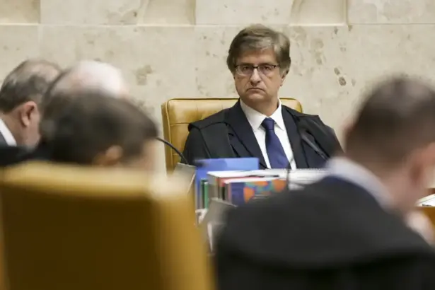 Gonet não considera 'falta grave' no caso da arma do ex-presidente Jair Bolsonaro