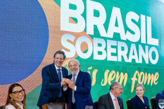 Na véspera do tarifaço, Lula diz apenas que convidará Trump para COP30